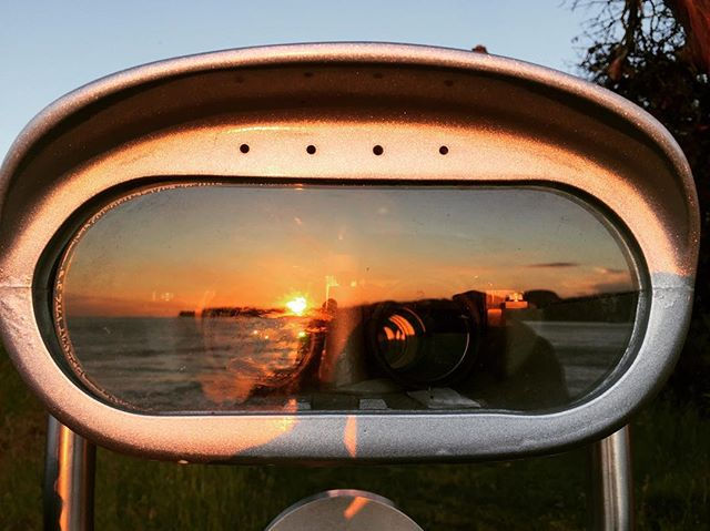 L👀king in the looking glass for a sunset